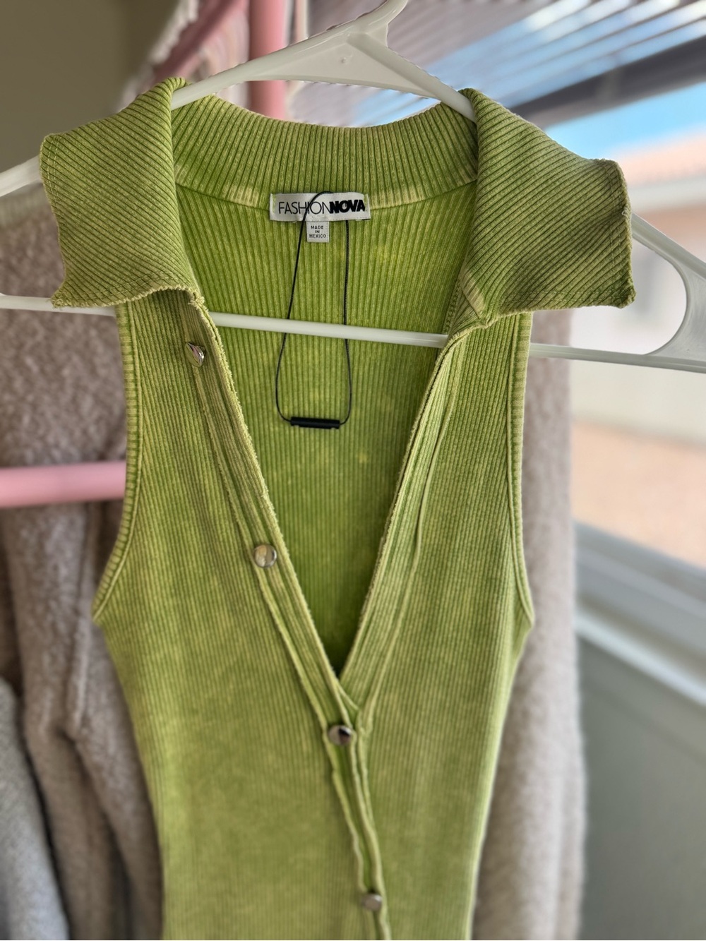 Ribbed V Neck Green Collared Midi Dress - Picture 2 of 8